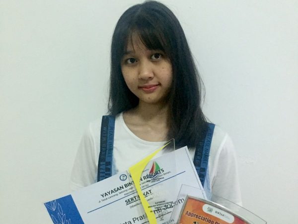 Juara 1 Lomba English Speech SMART EXPO (Calista Prashanti Jocom)