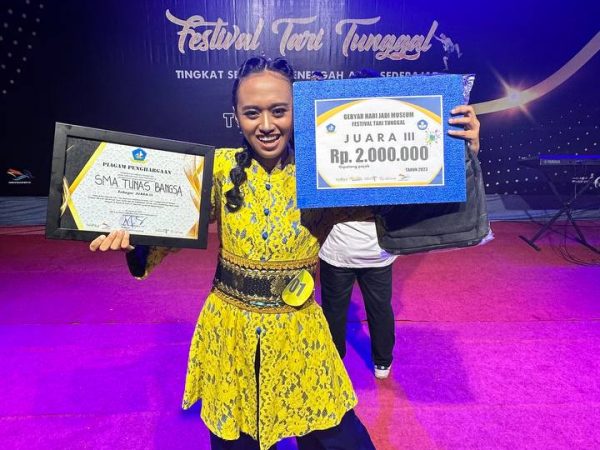 Kilauan Gemilang dari SMA Tunas Bangsa Bintan dalam Festival Tari Tunggal