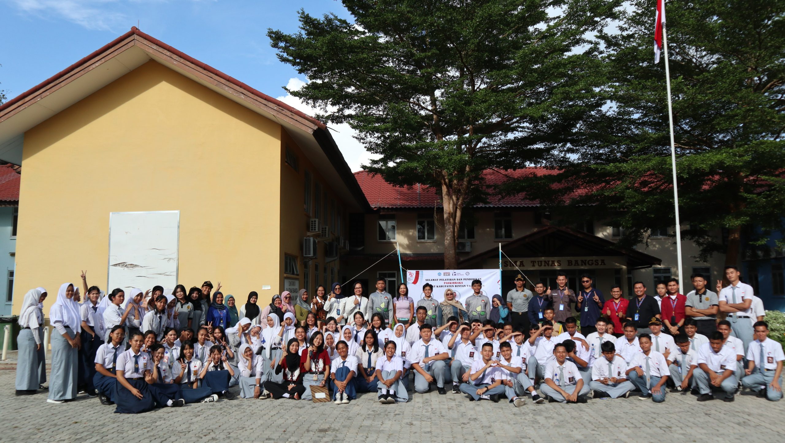 Pelepasan Paskibraka Kabupaten Bintan Kontingen SMA Tunas Bangsa