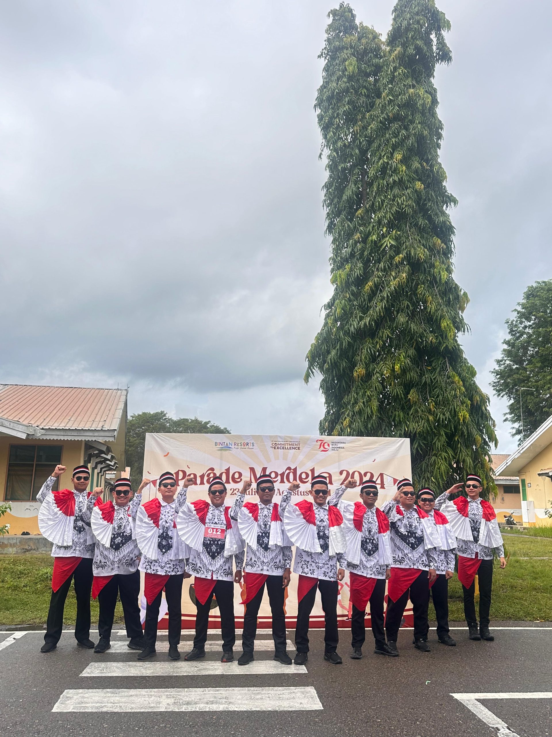 Tim Gerak Jalan Tunas Bangsa Raih Penghargaan Best Choreo pada Lomba Gerak Jalan 2024